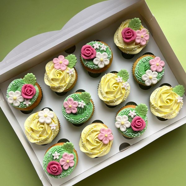 FunCakes Rosor Rosa Tårtdekoration 6 st FunCakes Rosor Rosa Tårtdekoration 6 st