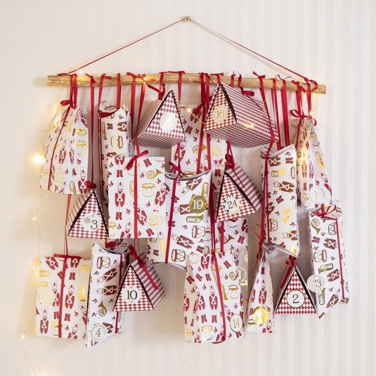 Träpinne med öglor - 60 cm Träpinne med öglor - 60 cm