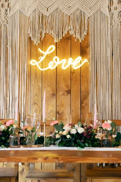 Neonskylt LED - Love - 61 x 27,4 cm