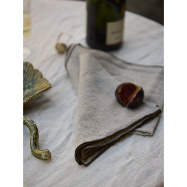 Celine servett 45 x 45 cm - M�rk nougat