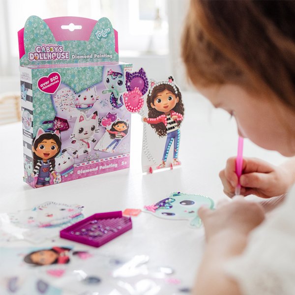Kit med strasspärlor - Gabby\\\'s Dollhouse - Diamond painting Kit med strasspärlor - Gabby\\\'s Dollhouse - Diamond painting