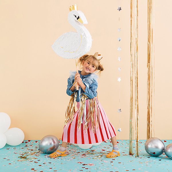 Piñata - Lovely Swan Piñata - Lovely Swan