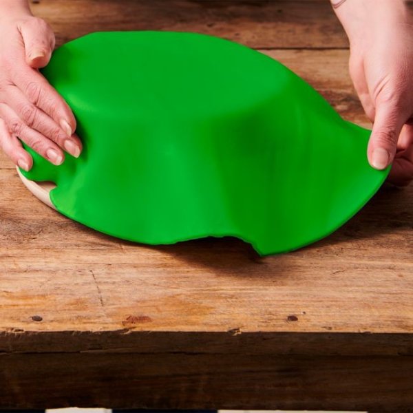 Utkavlad Sugarpaste - Ready Rolled - Spring Green - FunCakes - 36 cm